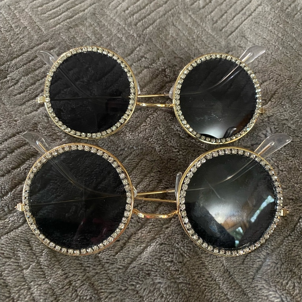 Rhinestone edge sunglasses